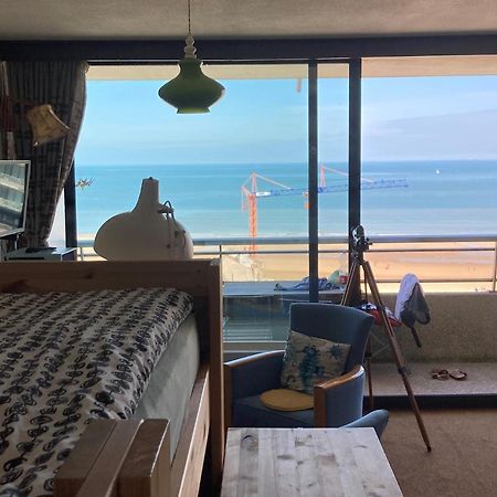 Tiny Apt W/ Balcony And Seaview, Even Out Of Your Bed ! Ostend Exterior photo